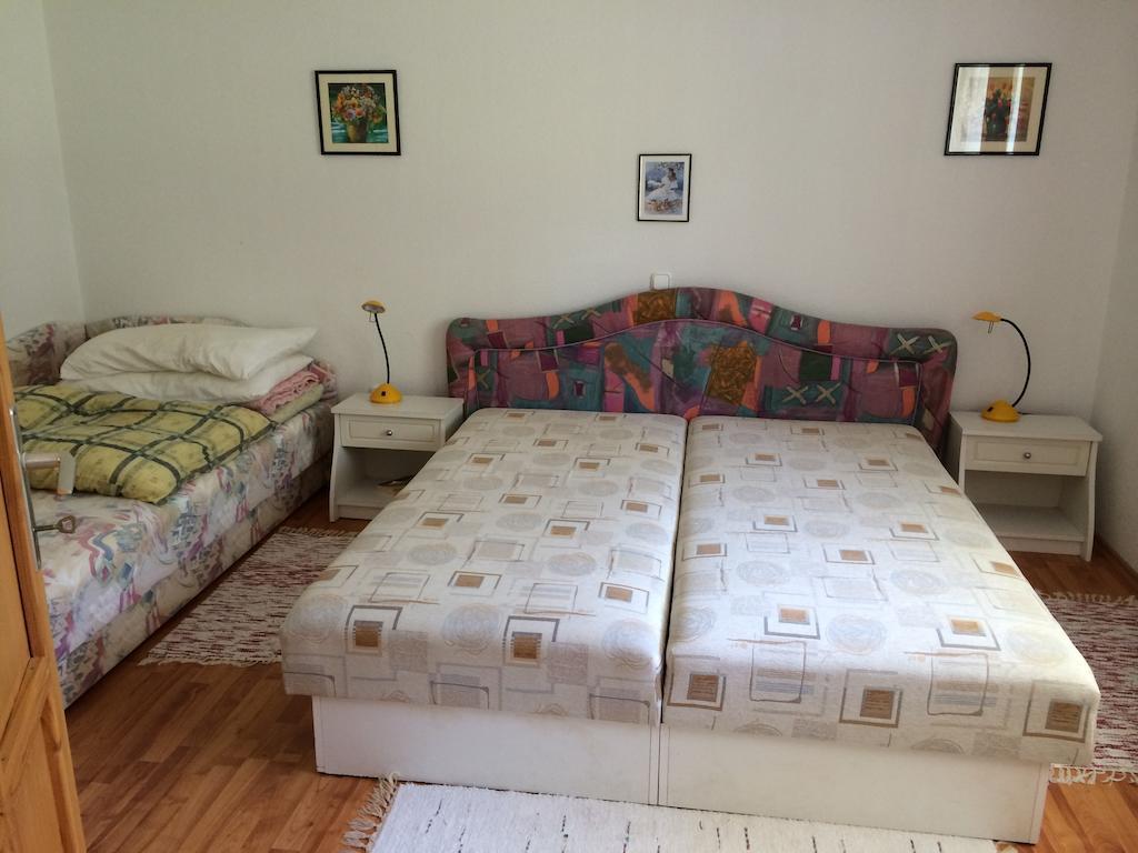 Frankie Holiday Apartment Ii. Balatongyorok Room photo
